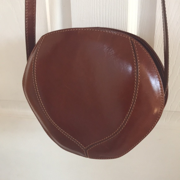 De Veccchi cognac brown buck stitch leather crossbody bag - Picture 3 of 11